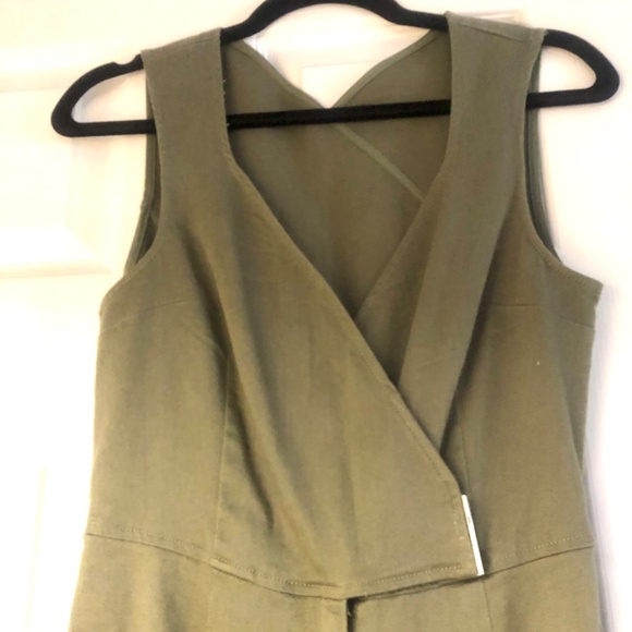 Khaki jumpsuit with cutout back - Picture 3 of 5